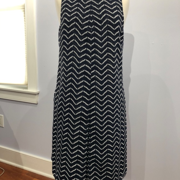Armani Collezioni Navy & White Chevron swing/flowy party dress Size 10.Like new! - Picture 3 of 3